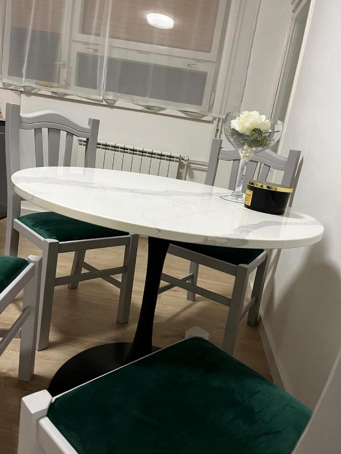 Apartman Gold Maris Apartment Karlovac Luaran gambar